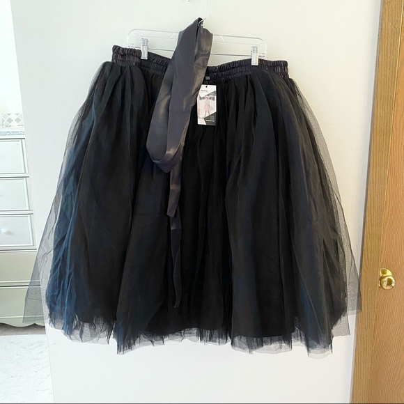 NWT Society+ Black Tulle Skirt Size 26/28 - Picture 3 of 4